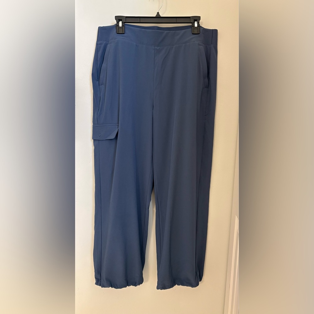 Chico's Women’s Blue Relaxed Cargo Joggers Size: 2.5 R
